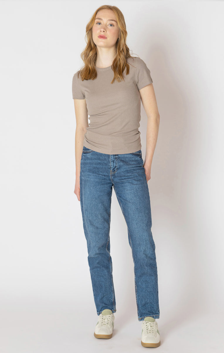 Basic Rib Tee-Almond- Dex – Uforia Muse