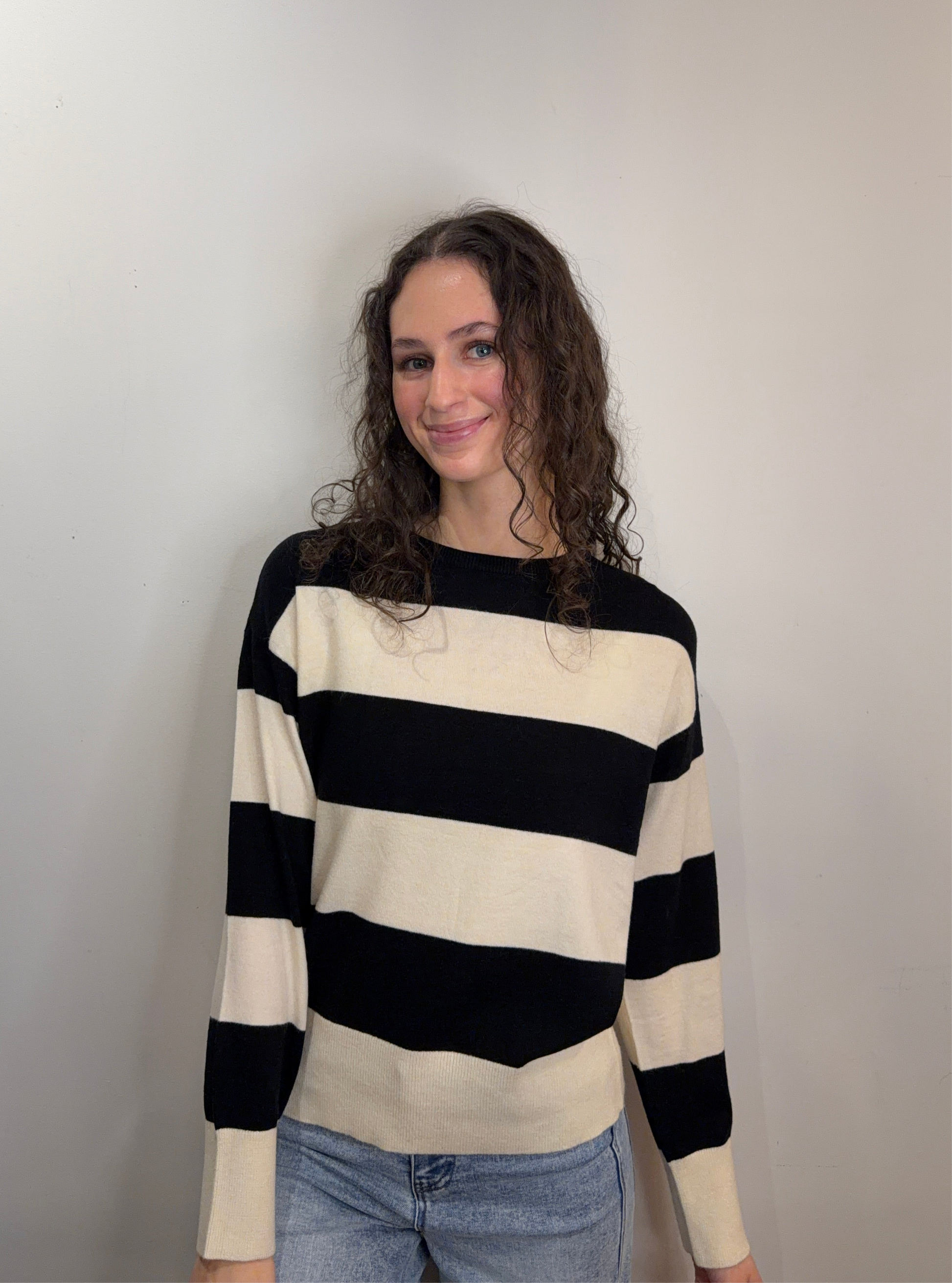 Senta Stripe Pullover-Black-Only - Uforia Muse 