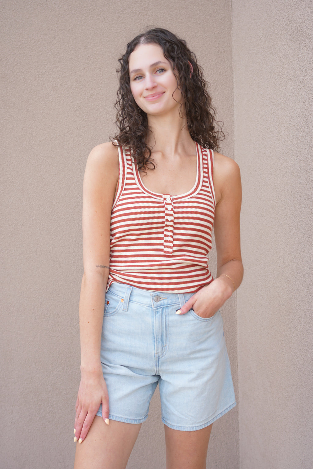 Brick Stripe Tank