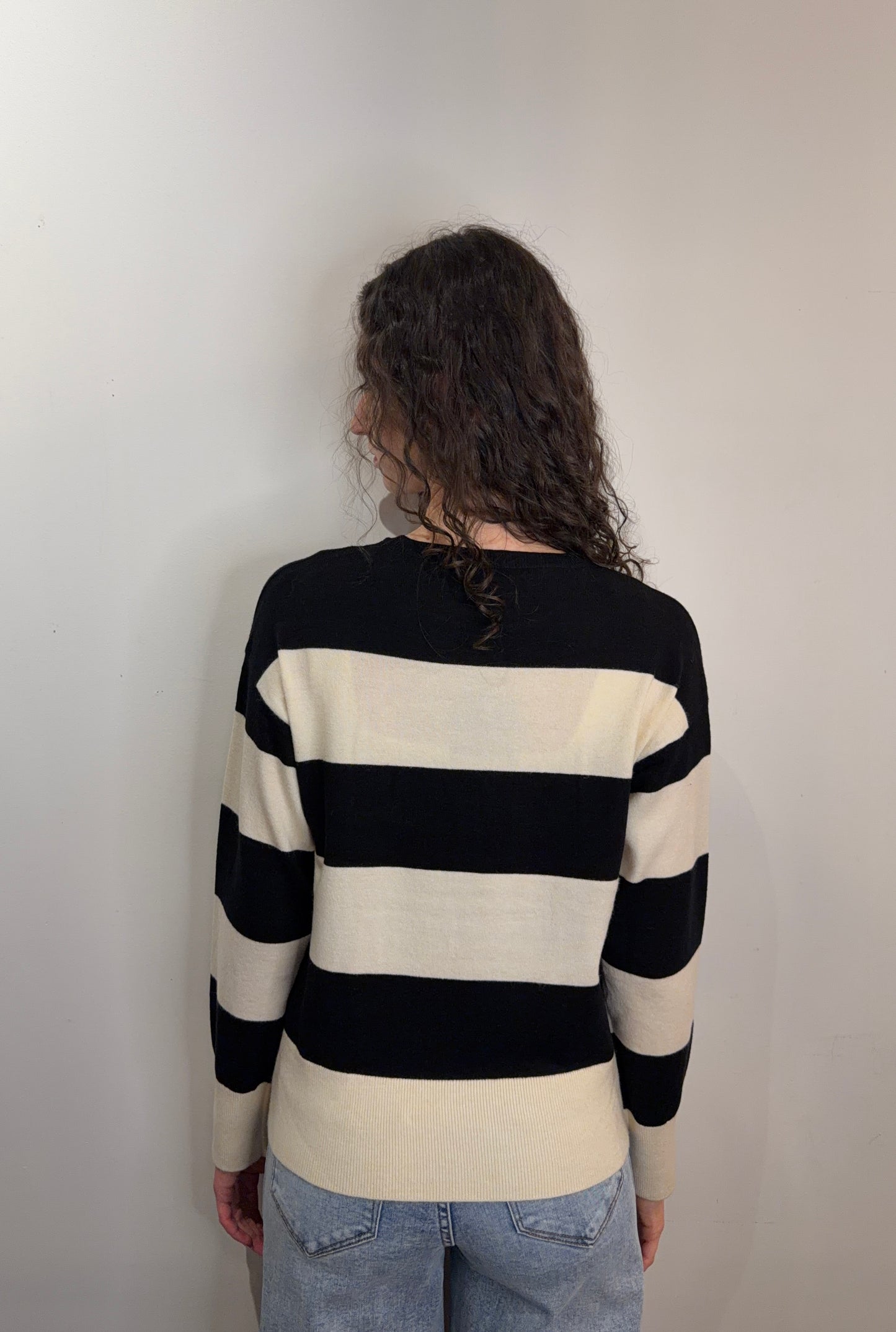 Senta Stripe Pullover-Black-Only - Uforia Muse 