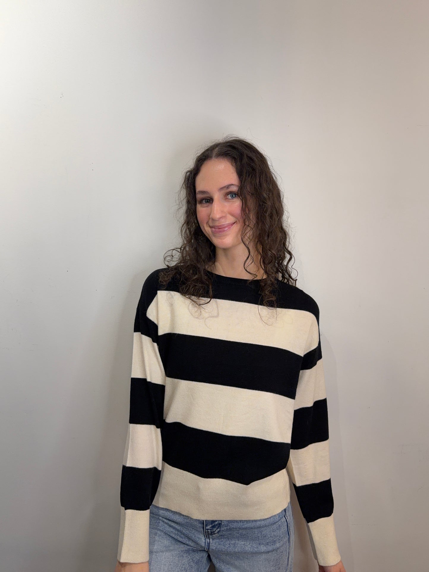 Senta Stripe Pullover-Black-Only - Uforia Muse 