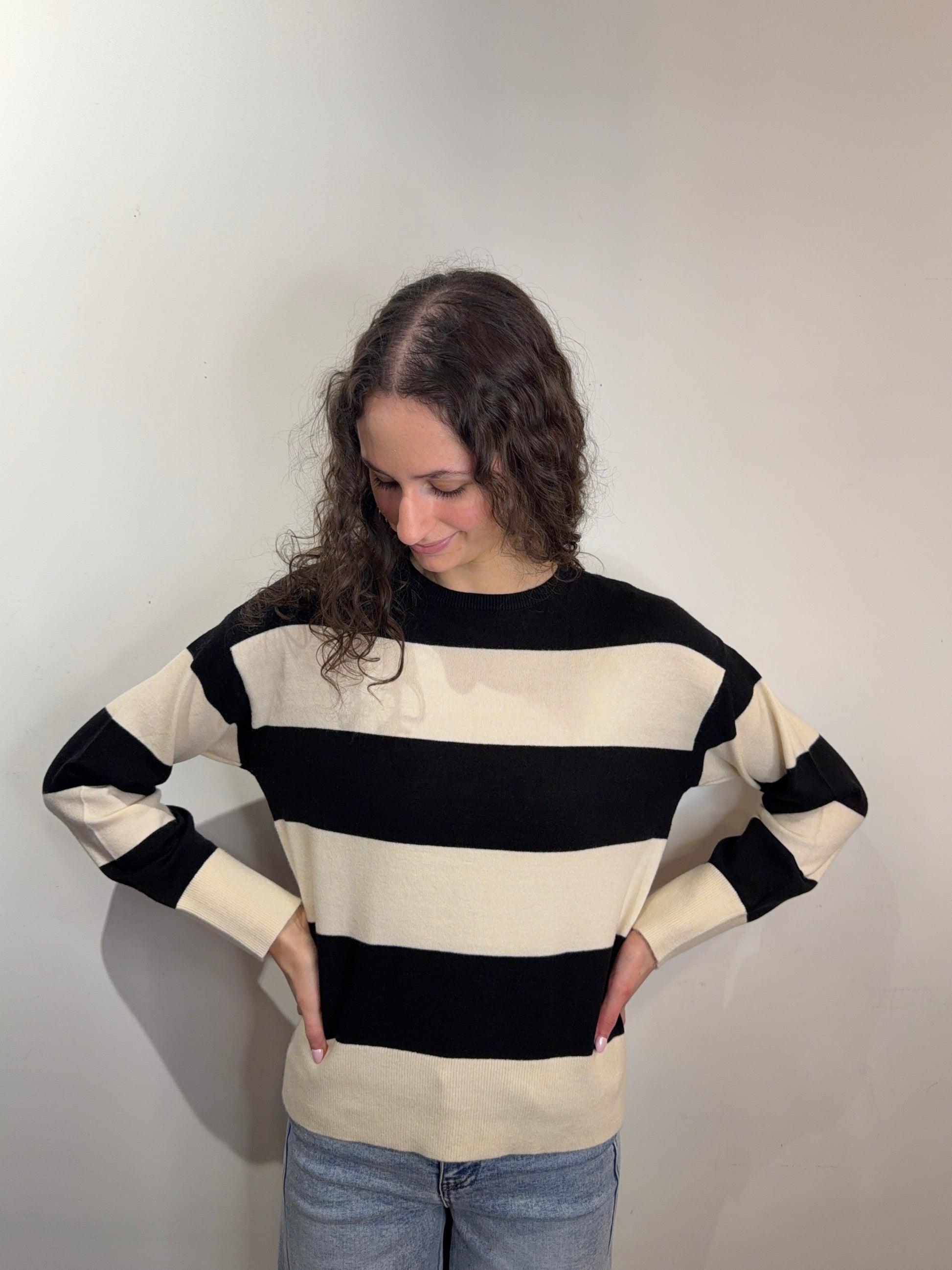 Senta Stripe Pullover-Black-Only - Uforia Muse 