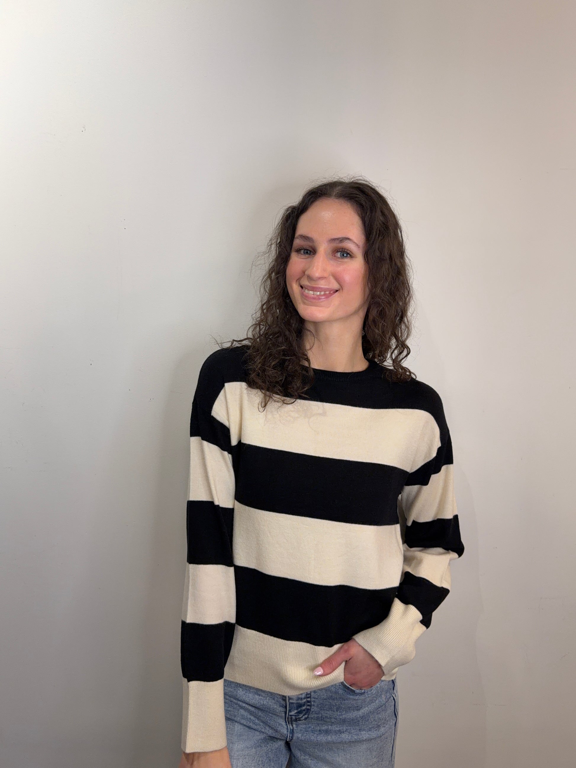 Senta Stripe Pullover-Black-Only - Uforia Muse 