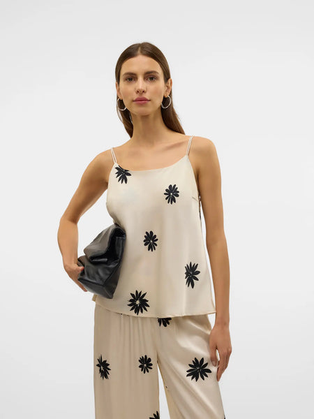 Roe Cami- Vero Moda - Uforia Muse 