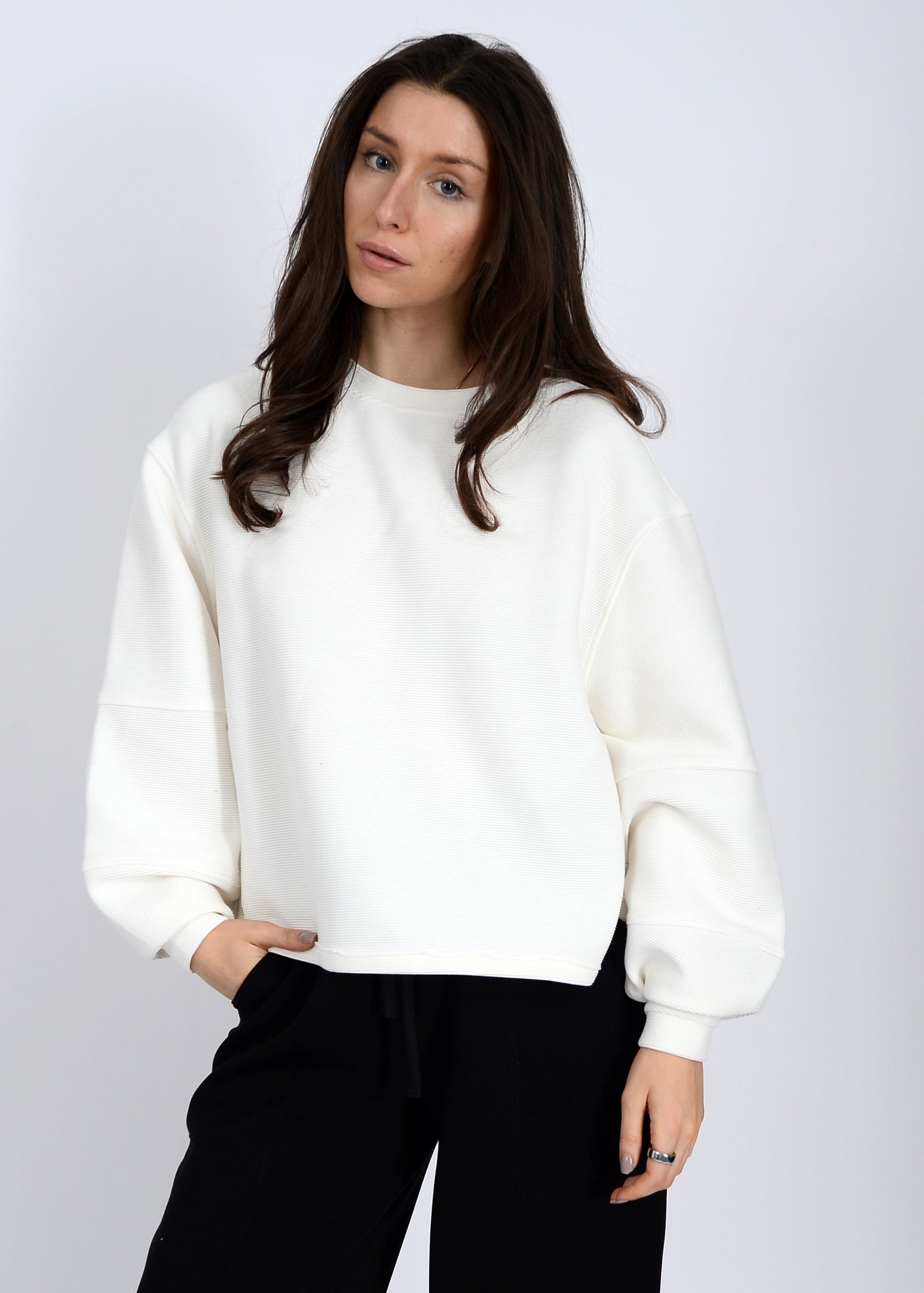 Lucina Pullover-Rd Style