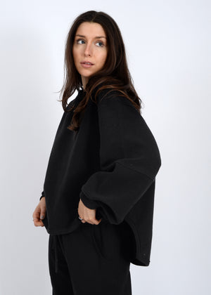 Lucina Ottoman Knit-Blk-Rd Style