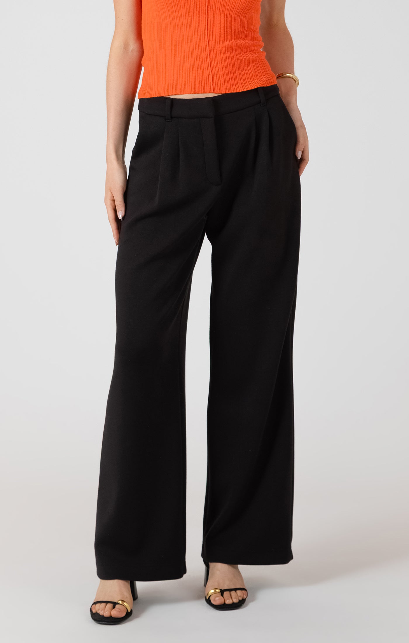 Basic Trousers-BLK or Pearl- Room 34 - Uforia Muse 
