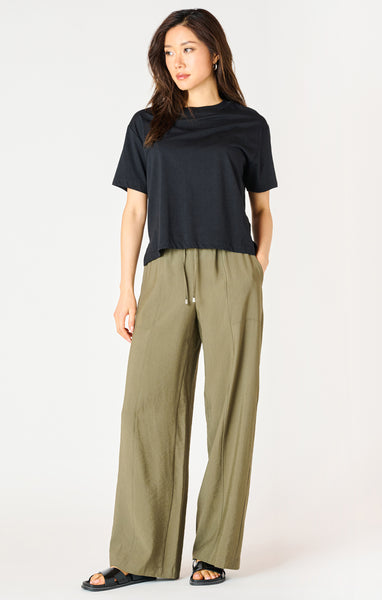Essential Tee-Black-Dex - Uforia Muse 